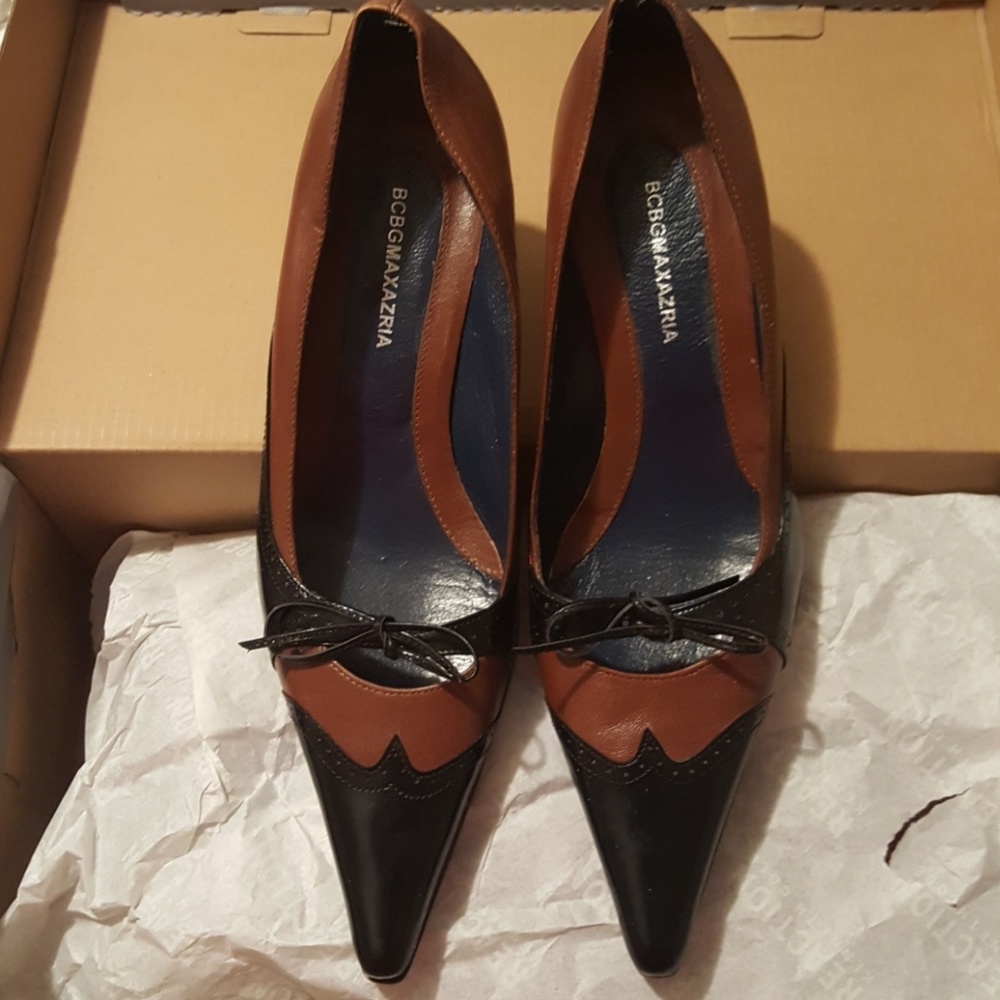 14:09- BCBGMaxAzria Pointy Wingtip Pumps
